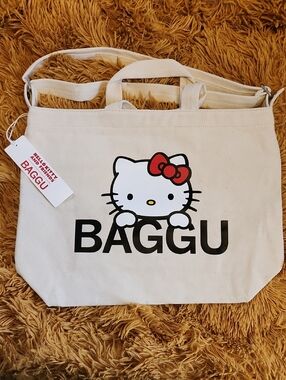NWT BAGGU X Hello Kitty Horizontal Zip Duck Bag